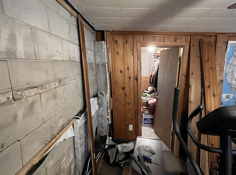 A bowing basement wall | Leaning & Bowing Walls Richmond | Kefficient