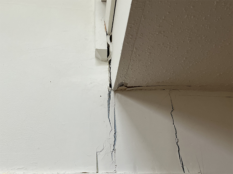 Cracks on wall | Uneven & Sagging Floor Richmond | Kefficient